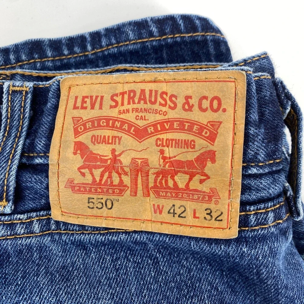Levi Strauss 550 Relaxed Fit Mens 42 x 31 Denim Blue Jeans Dark Wash